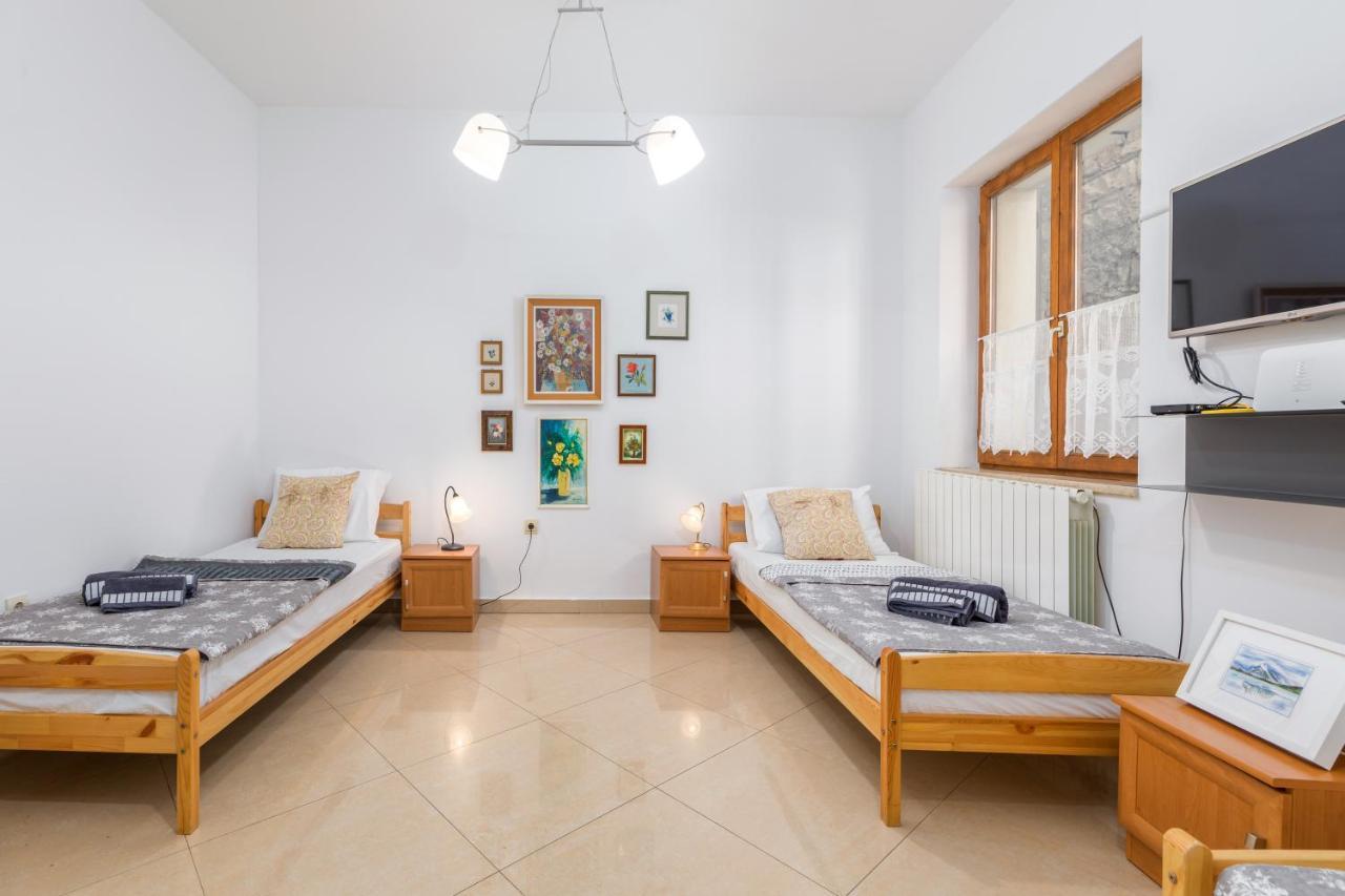 Apartment-Old Town-Dundo Pula Zewnętrze zdjęcie