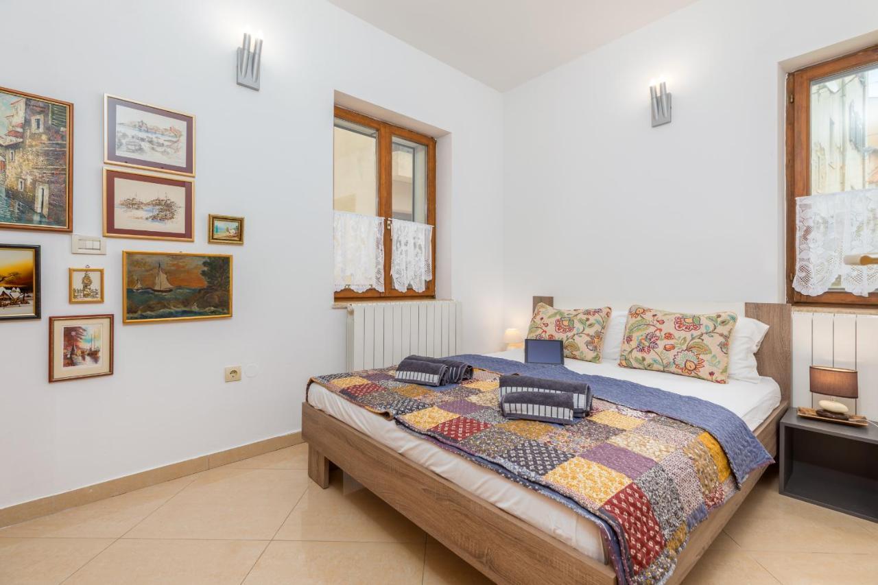 Apartment-Old Town-Dundo Pula Zewnętrze zdjęcie